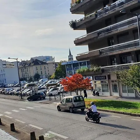 Centre De *